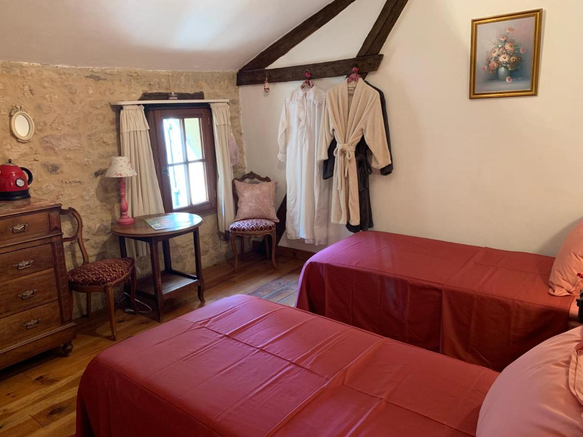 Отель Ferme De Tayac - Charme Avec Pool Les Eyzies Экстерьер фото