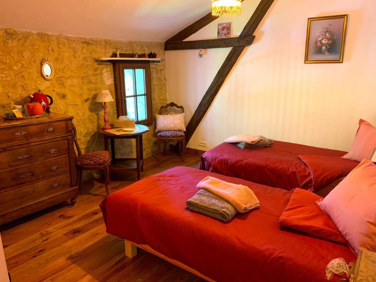Отель Ferme De Tayac - Charme Avec Pool Les Eyzies Экстерьер фото