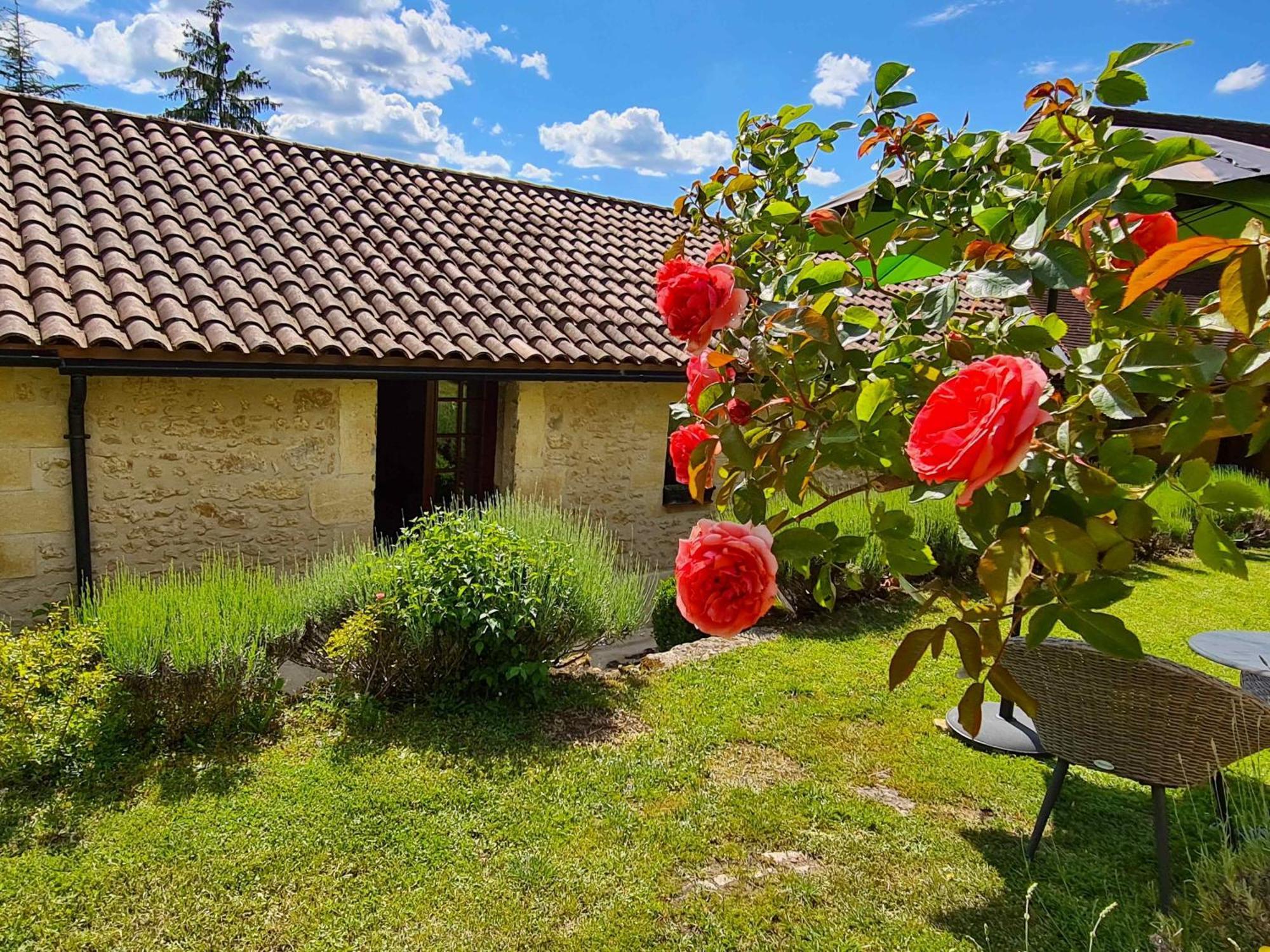 Отель Ferme De Tayac - Charme Avec Pool Les Eyzies Экстерьер фото
