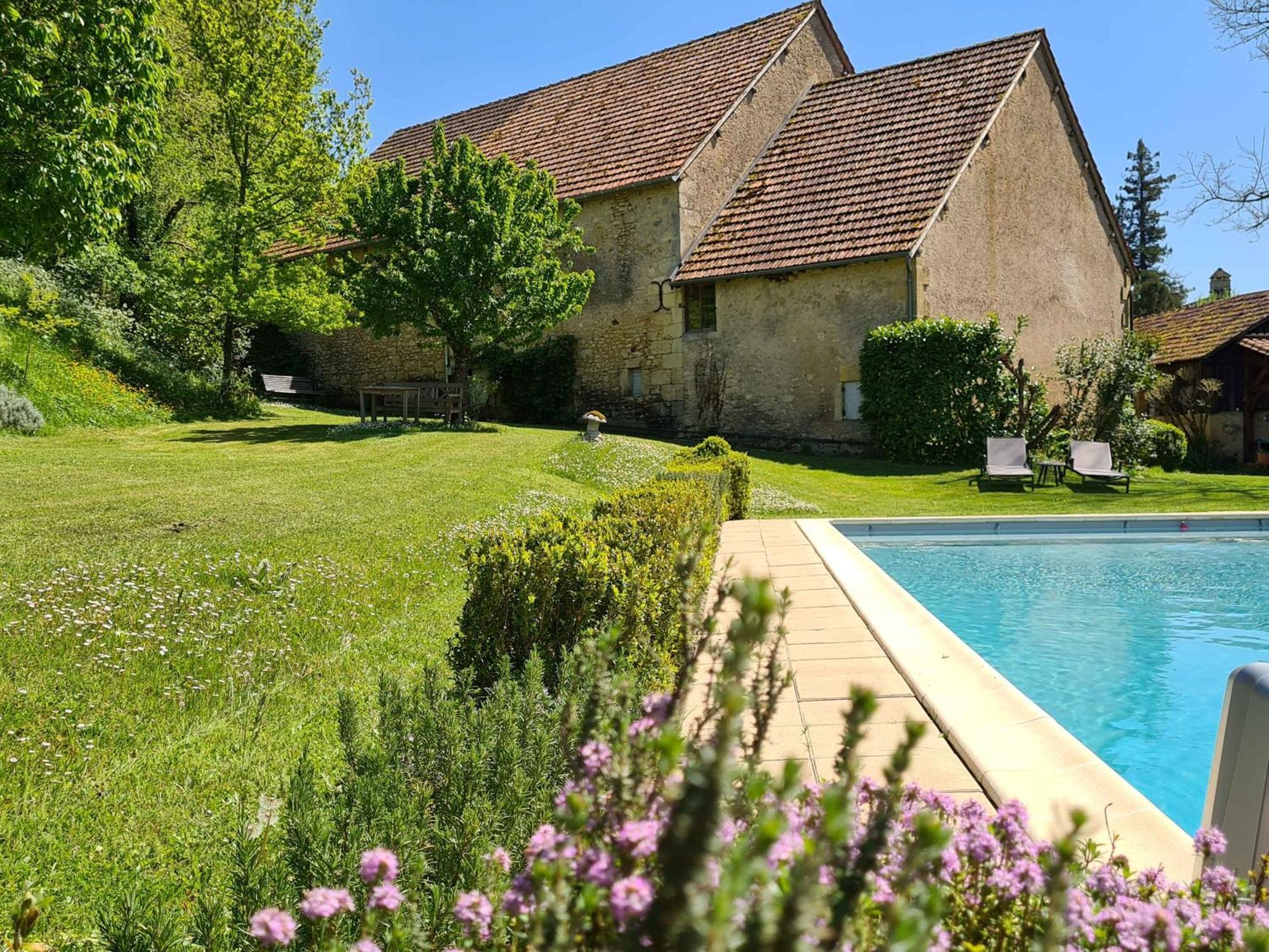 Отель Ferme De Tayac - Charme Avec Pool Les Eyzies Экстерьер фото